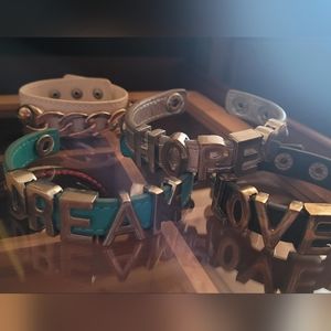 Bundle of bracelets collar